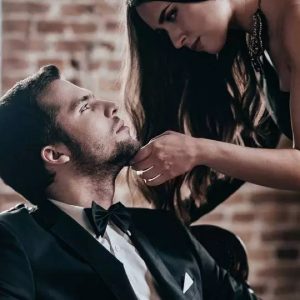 7 Proven Tips To Attract Any Girl - Get Any Woman to Desire You