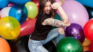 Exploring the Allure of Balloon Fetish: A Comprehensive Guide - Hot Sexy Woman With Balloons