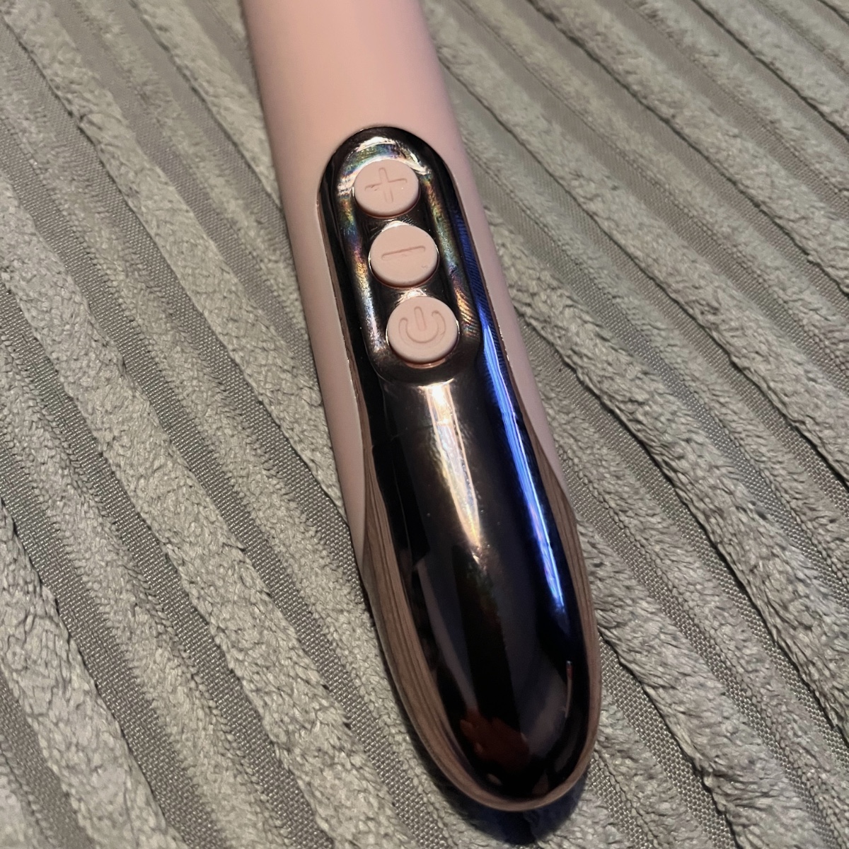 Kiiroo ProWand Vibrator Review - A Compact Wand Vibrator that Packs an Orgasmic Punch - Best Wand Vibrator